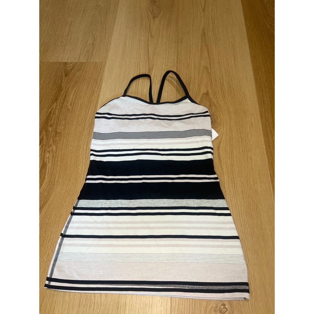 Lululemon Power Y Tank SZ 4